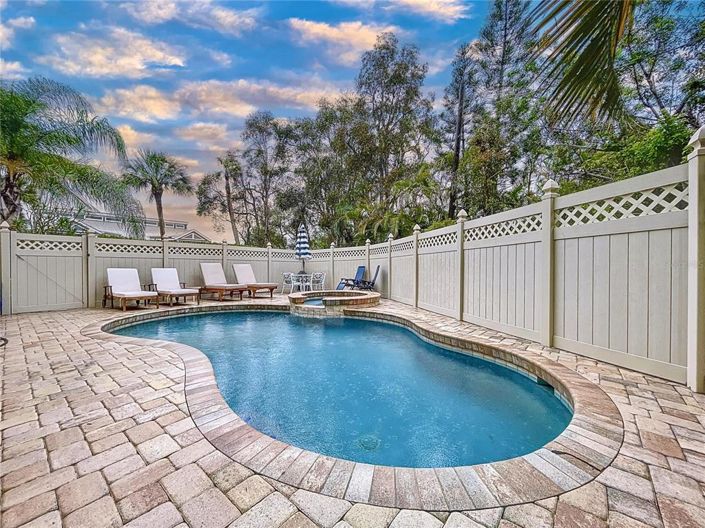 Image No.7-3 Bed Property for sale