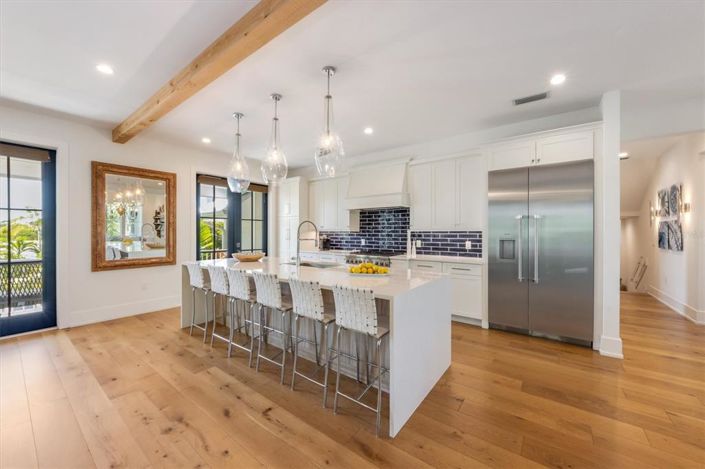 Image No.16-5 Bed Property for sale