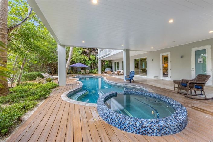 Image No.51-5 Bed Property for sale