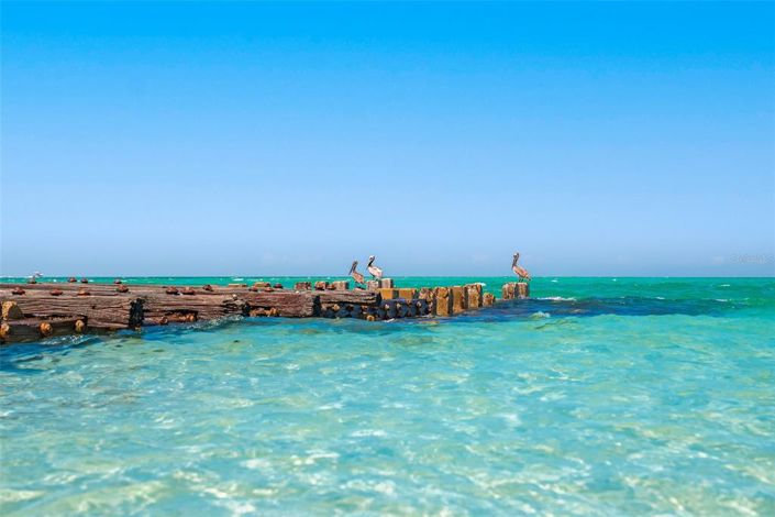 Image No.68-5 Bed Property for sale