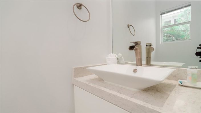 Image No.29-3 Bed Property for sale