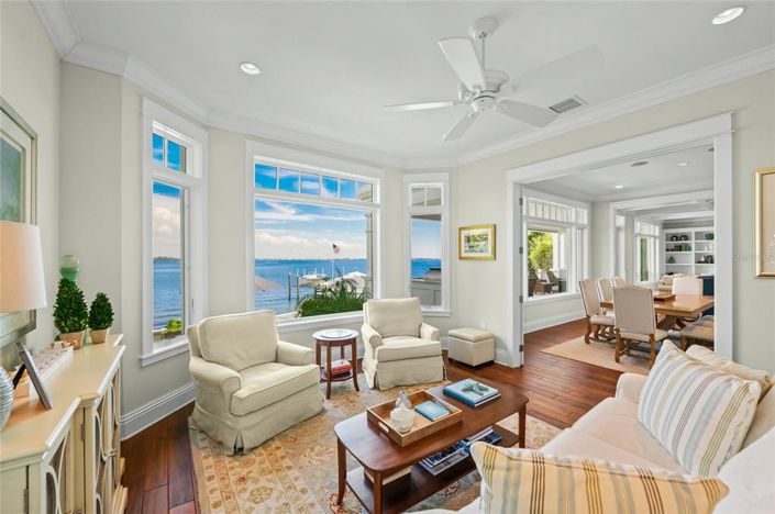 Image No.13-6 Bed Property for sale