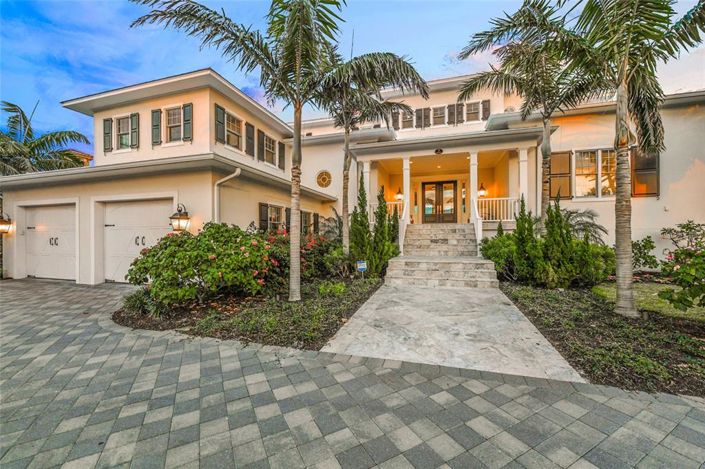 Image No.4-6 Bed Property for sale