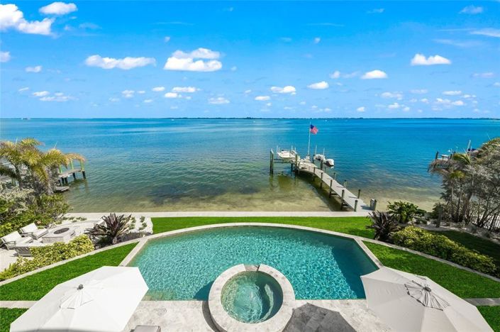 Image No.44-6 Bed Property for sale