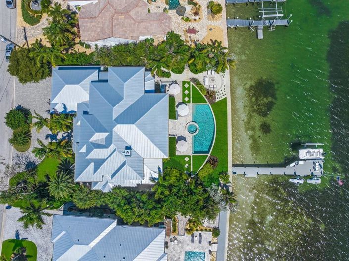 Image No.62-6 Bed Property for sale