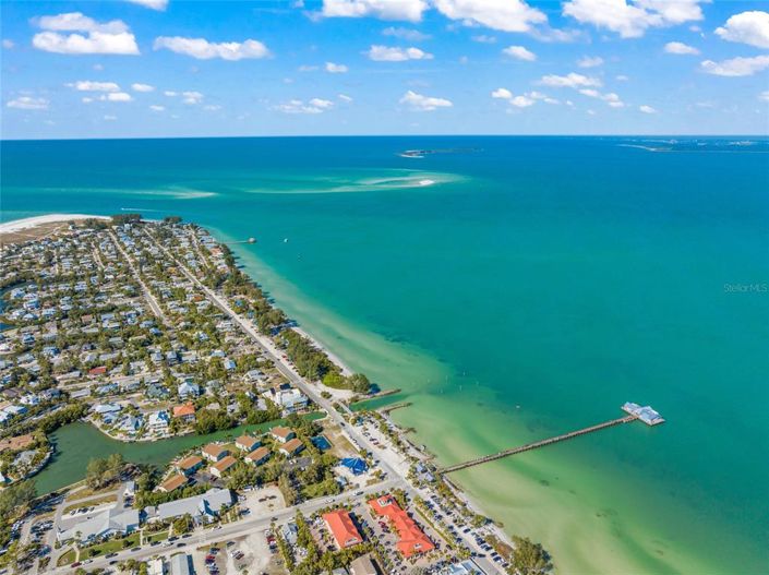 Image No.76-6 Bed Property for sale