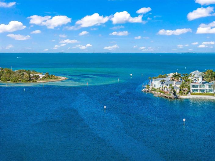 Image No.77-6 Bed Property for sale