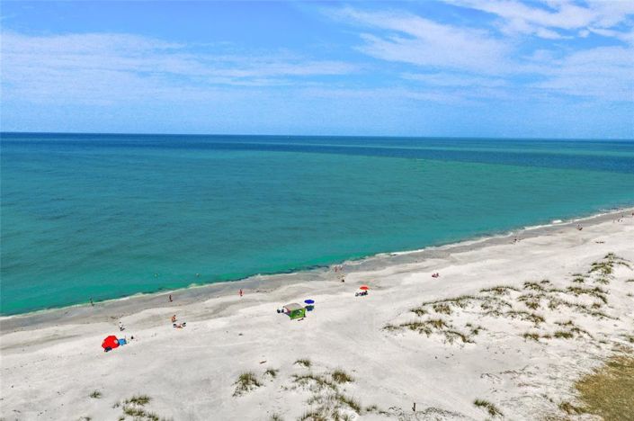 Image No.79-6 Bed Property for sale