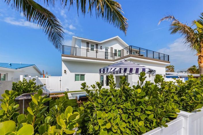 Image No.1-4 Bed Property for sale