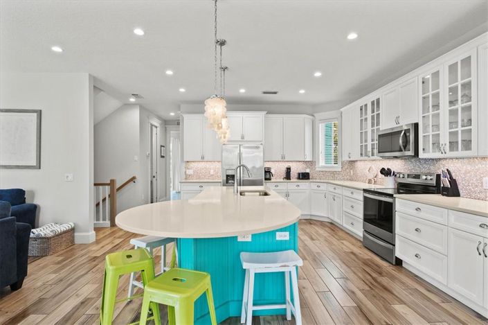 Image No.13-7 Bed Property for sale