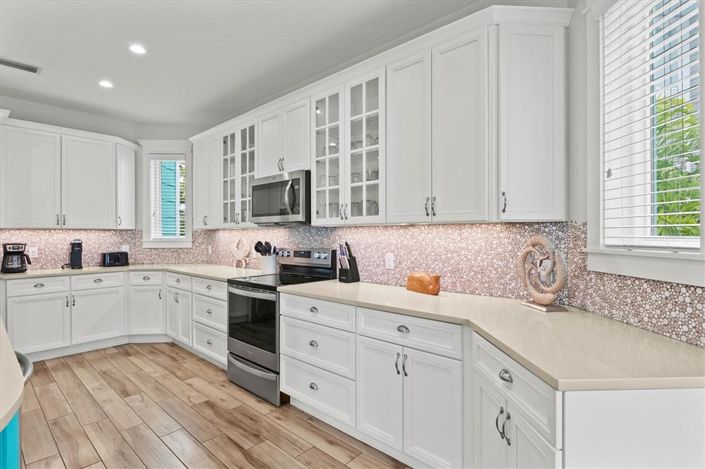 Image No.15-7 Bed Property for sale