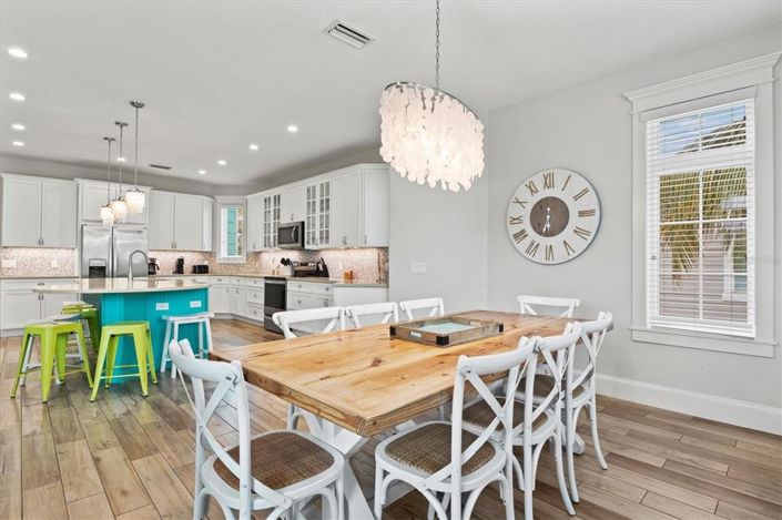 Image No.21-7 Bed Property for sale