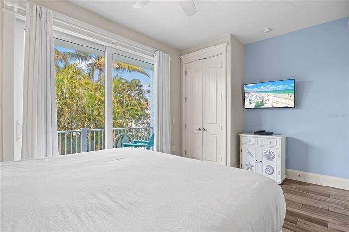 Image No.30-7 Bed Property for sale