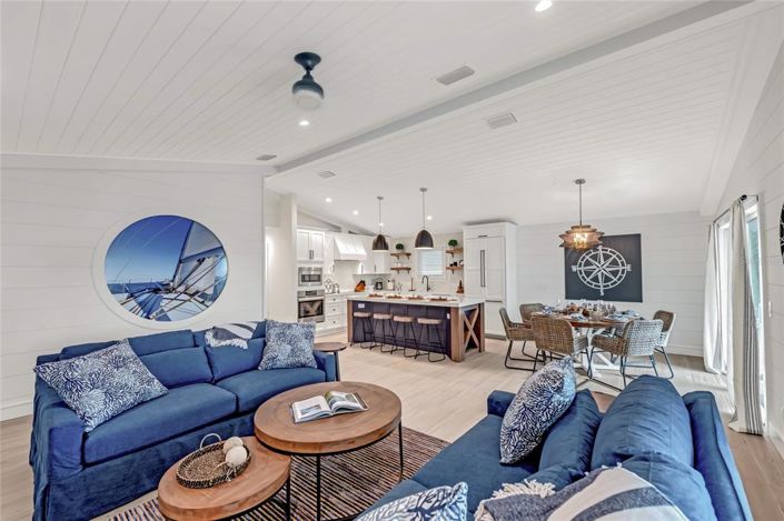 Image No.10-3 Bed Property for sale