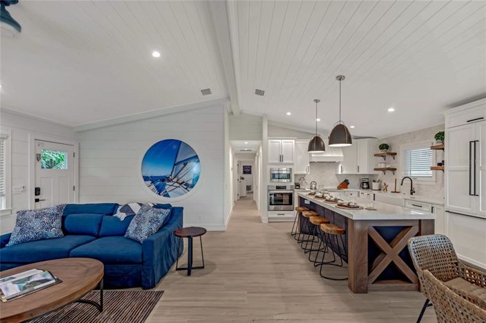 Image No.13-3 Bed Property for sale