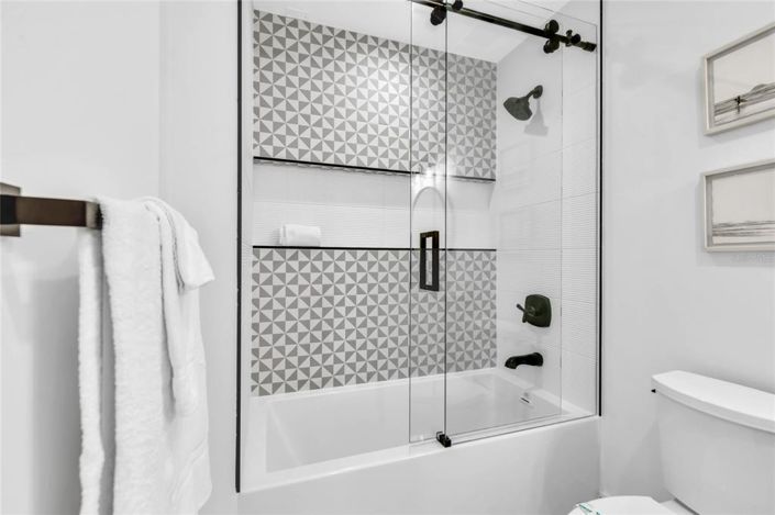 Image No.25-3 Bed Property for sale