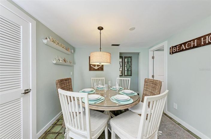 Image No.10-3 Bed Property for sale