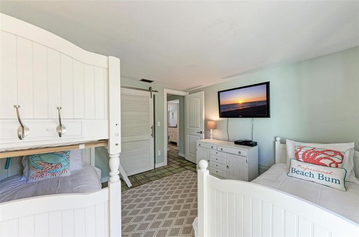 Image No.22-3 Bed Property for sale