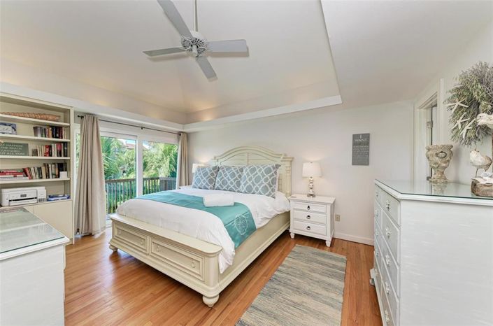 Image No.28-3 Bed Property for sale