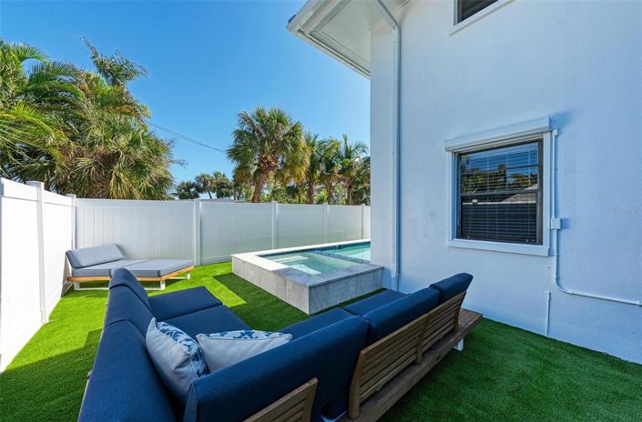 Image No.44-3 Bed Property for sale