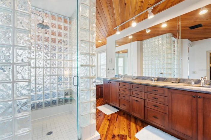 Image No.24-Propriété de 2 chambres à vendre à Holmes Beach