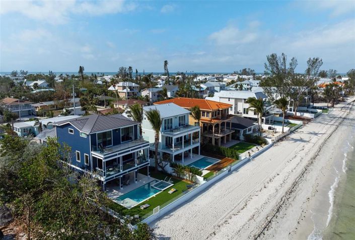 Image No.4-4 Bed Property for sale