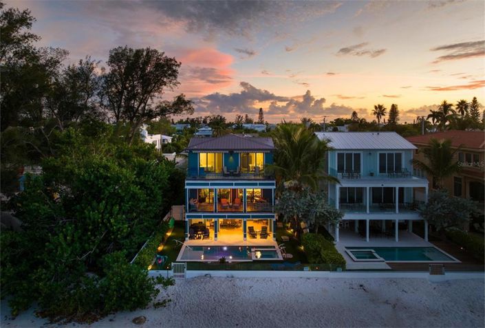 Image No.74-4 Bed Property for sale