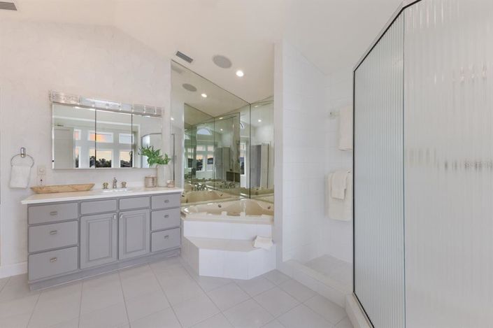 Image No.41-4 Bed Property for sale