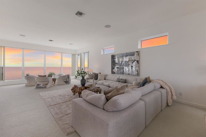 Image No.6-4 Bed Property for sale