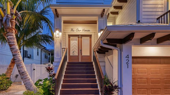 Image No.2-6 Bed Property for sale