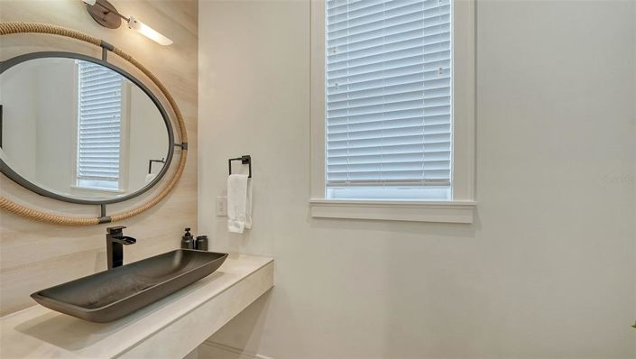 Image No.33-6 Bed Property for sale