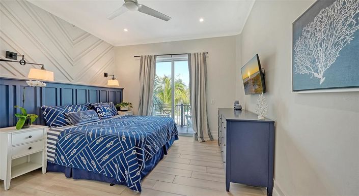 Image No.36-6 Bed Property for sale