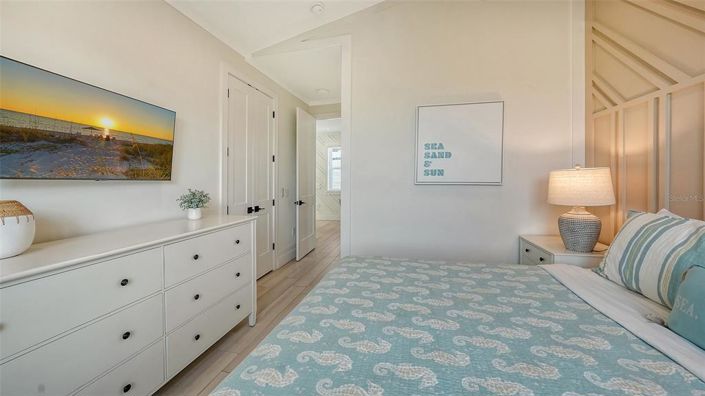 Image No.47-6 Bed Property for sale