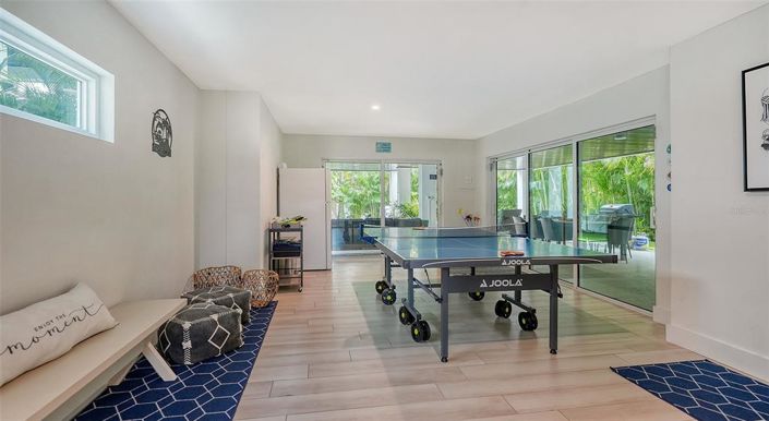 Image No.57-6 Bed Property for sale