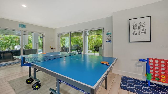 Image No.58-6 Bed Property for sale