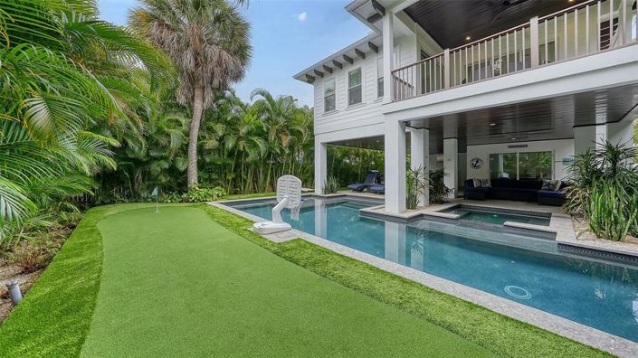 Image No.62-6 Bed Property for sale