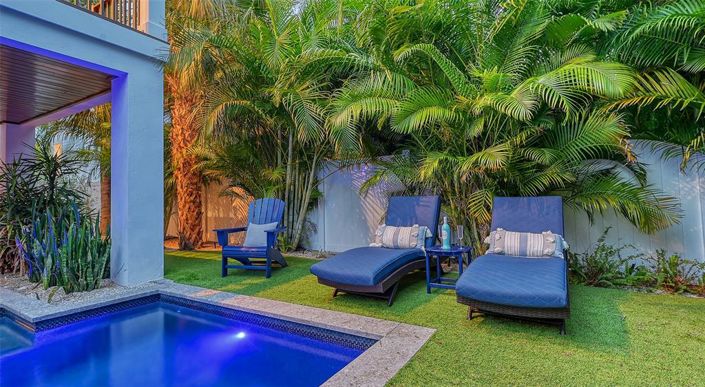 Image No.83-6 Bed Property for sale