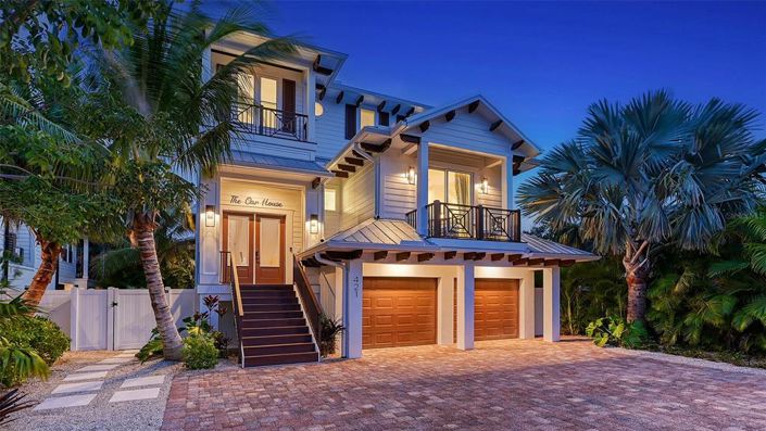 Image No.87-6 Bed Property for sale