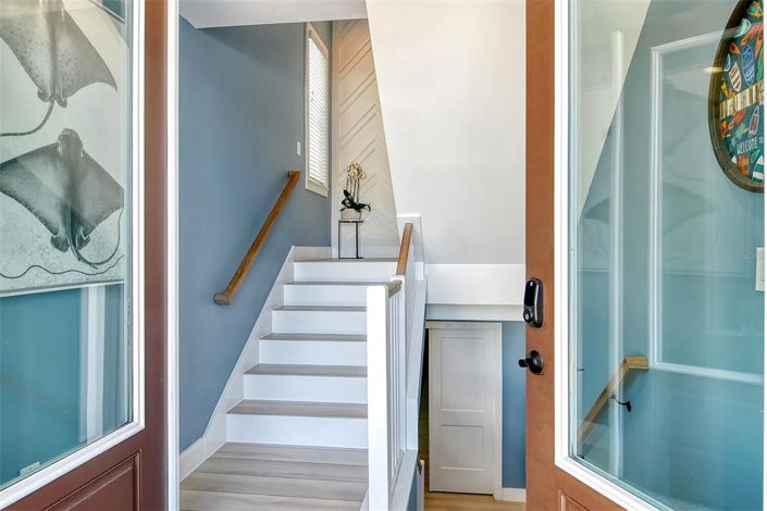 Image No.9-6 Bed Property for sale