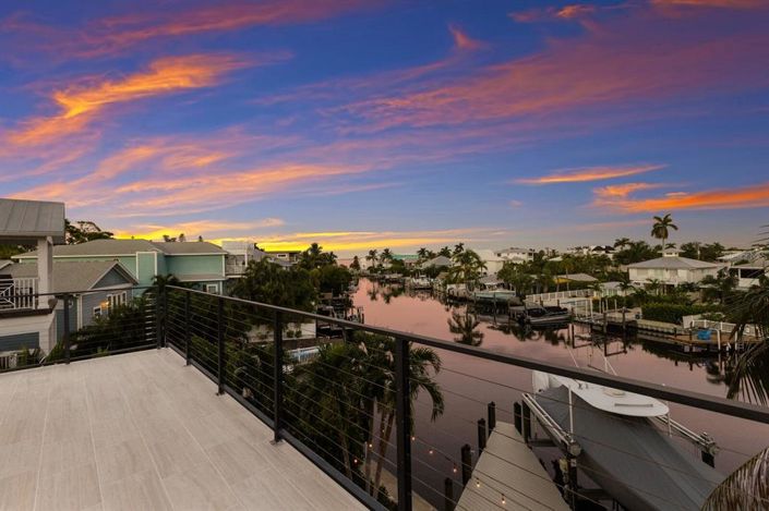 Image No.10-5 Bed Property for sale