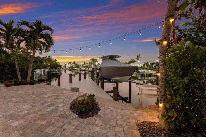 Image No.15-5 Bed Property for sale