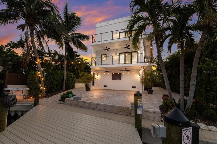 Image No.17-5 Bed Property for sale