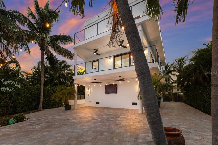 Image No.18-5 Bed Property for sale