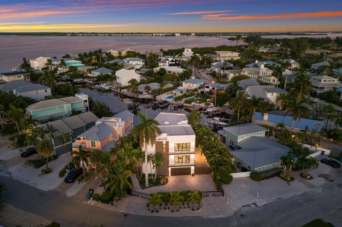 Image No.21-5 Bed Property for sale