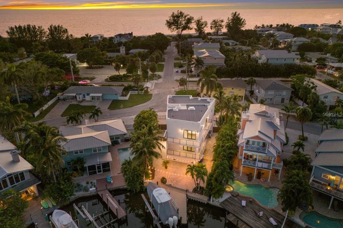 Image No.23-5 Bed Property for sale