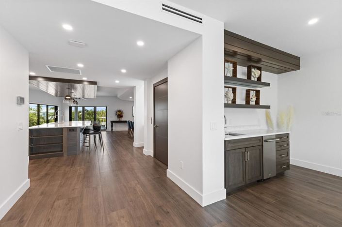 Image No.38-5 Bed Property for sale