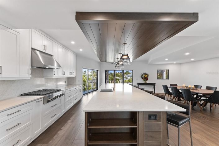 Image No.41-5 Bed Property for sale