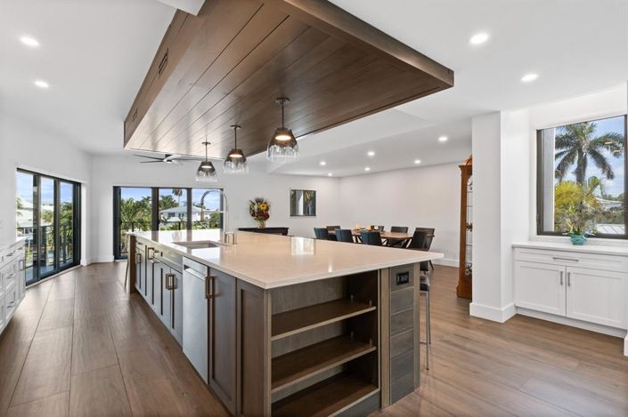 Image No.42-5 Bed Property for sale