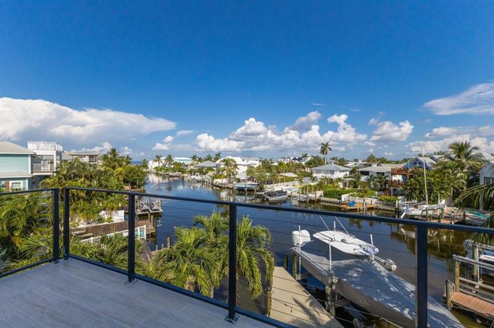 Image No.69-5 Bed Property for sale