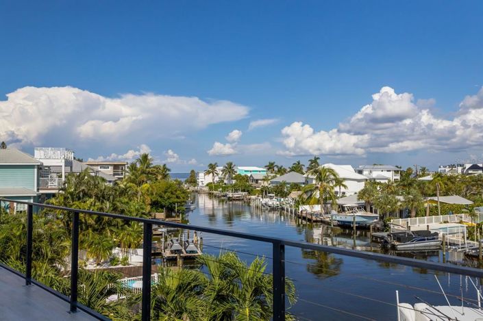 Image No.71-5 Bed Property for sale